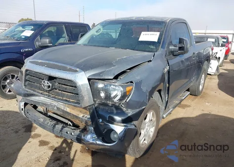 2008 Toyota Tundra Base 5.7L V8 z USA, uszkodzony, nr VIN 5TFJV52128X002523